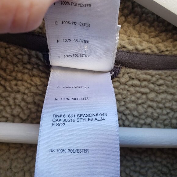 5/$100 SALE -  The North Face ReTool Quarter Zip Sage Green Pullover Sweater - Picture 9 of 9